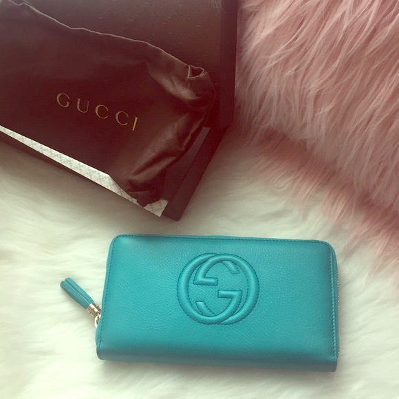 Gucci Handbags - Authentic Gucci wallet